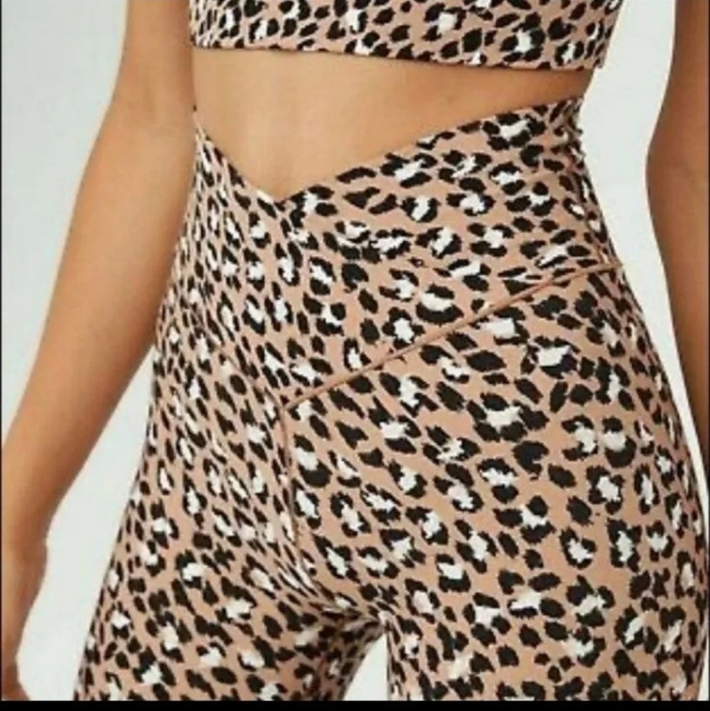 aerie crossover leggings- leopard/cheeta